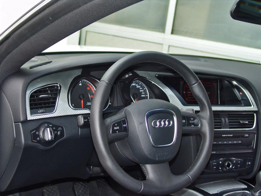 Панель приборов Audi A5 Coupe by Senner Tuning 2009 года  (фото 3 из 13)